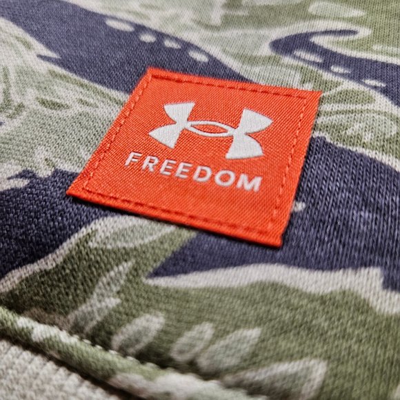 Under Armour Project Rock Veterans Day Fleece Hoodie Women's Size XS 1373610 - Picture 4 of 11